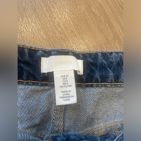Bundle of 2 H&M Women’s Jeans - Size 8 - Light Wash & Dark Wash - Picture 3 of 6